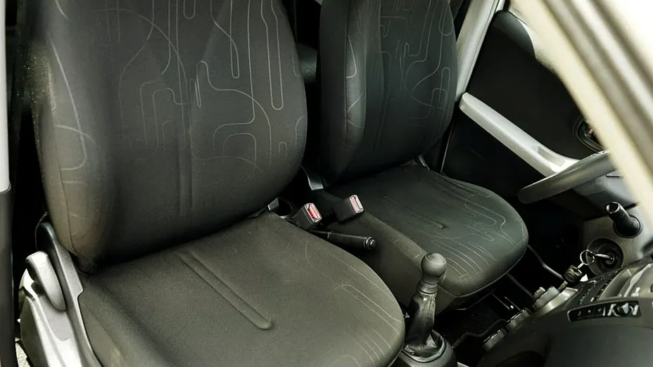 TOYOTA Yaris -