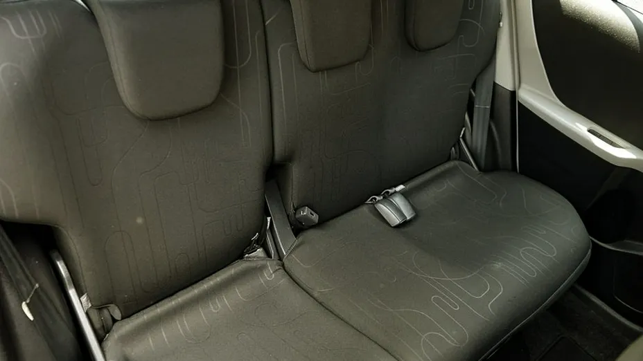 TOYOTA Yaris -