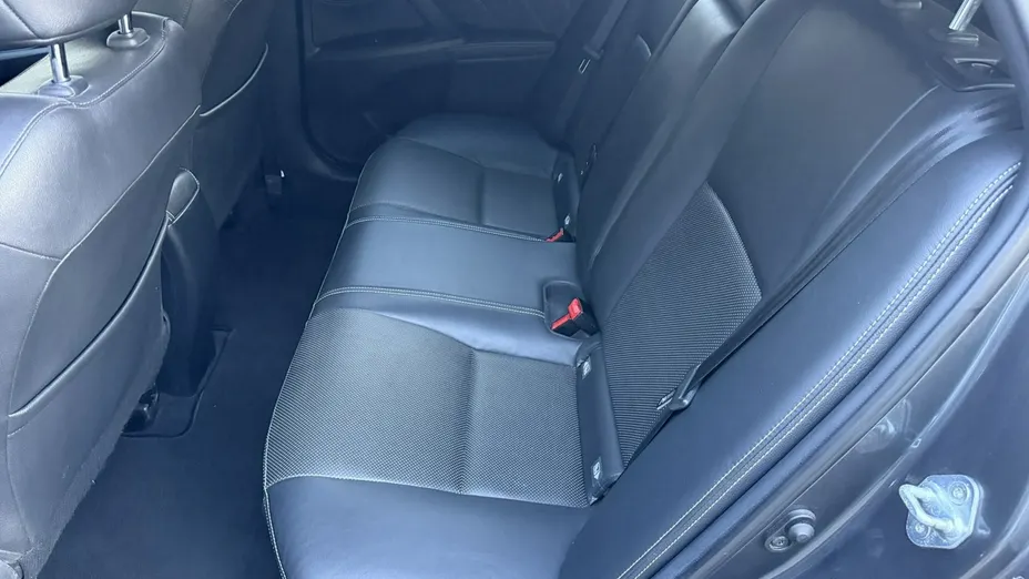 TOYOTA Avensis -