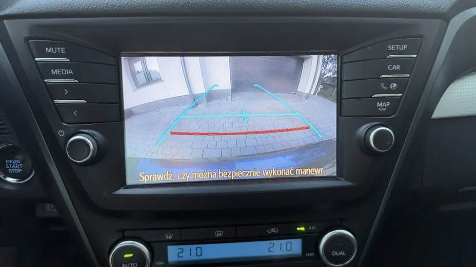 TOYOTA Avensis -