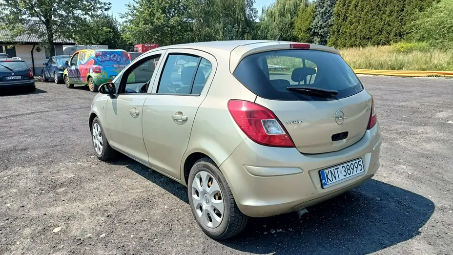 OPEL Corsa -