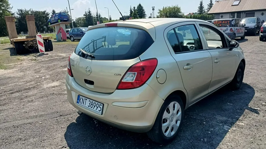 OPEL Corsa -