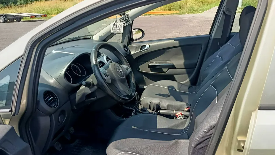 OPEL Corsa -