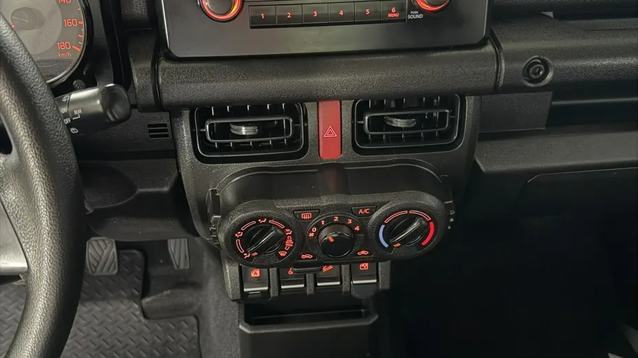 SUZUKI Jimny -