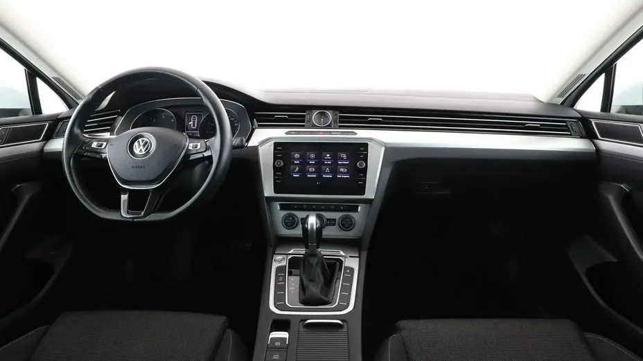 VOLKSWAGEN Passat -