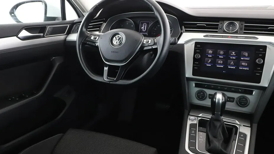 VOLKSWAGEN Passat -