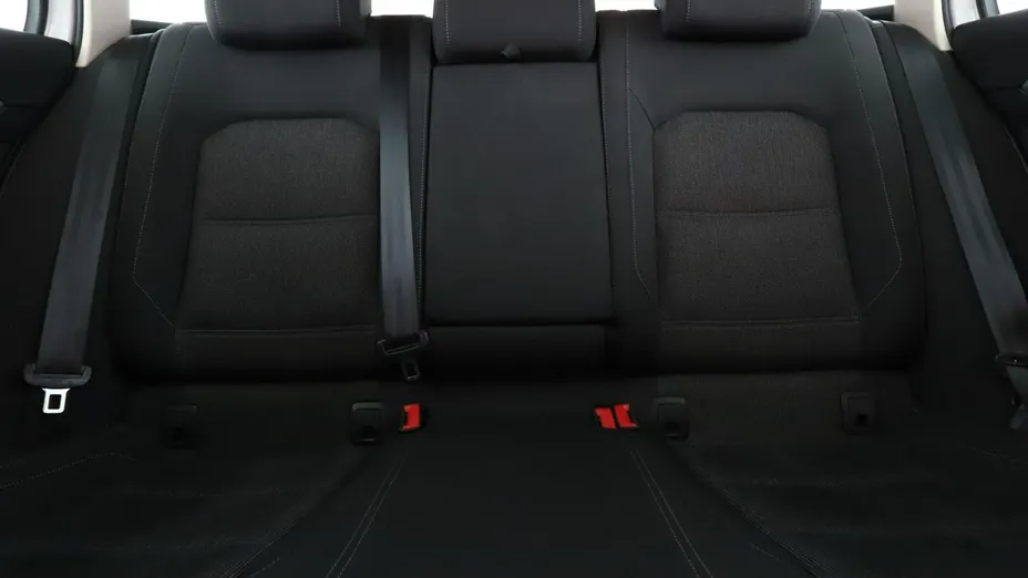 VOLKSWAGEN Passat -