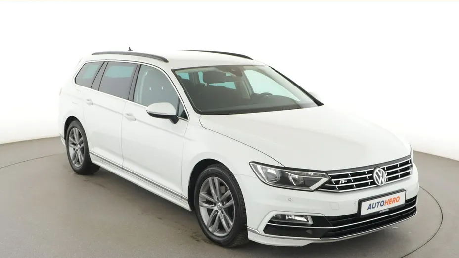 VOLKSWAGEN Passat -