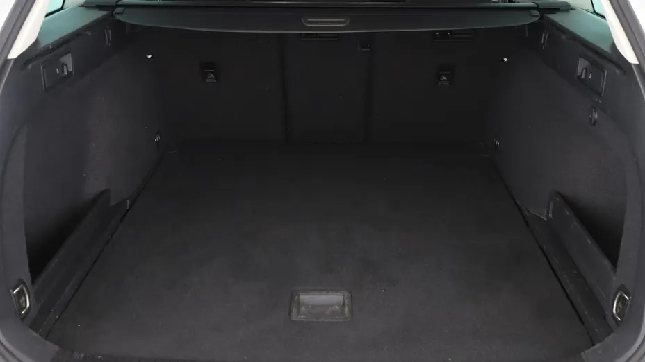 VOLKSWAGEN Passat -