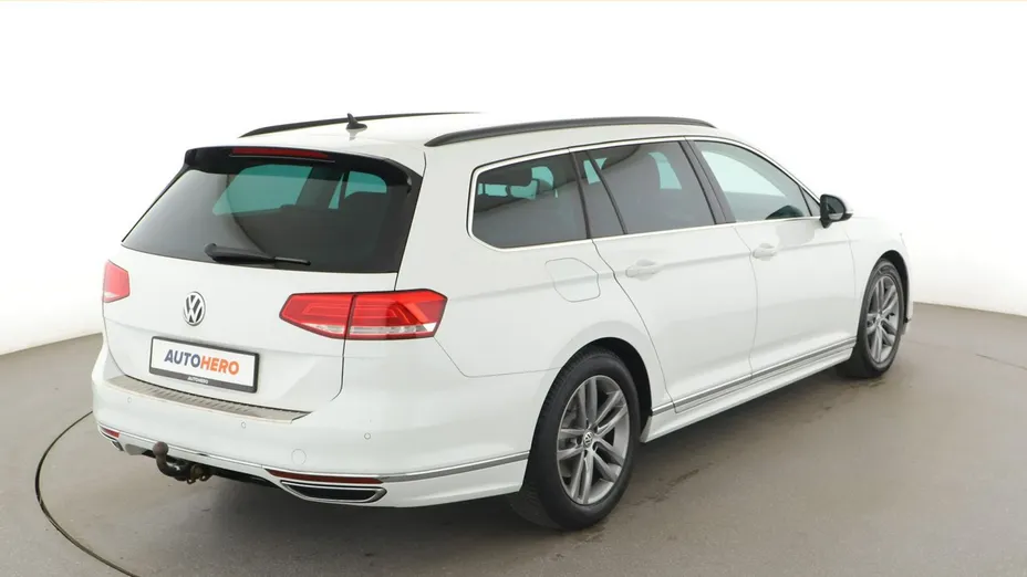 VOLKSWAGEN Passat -