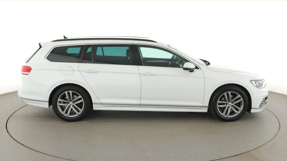 VOLKSWAGEN Passat -