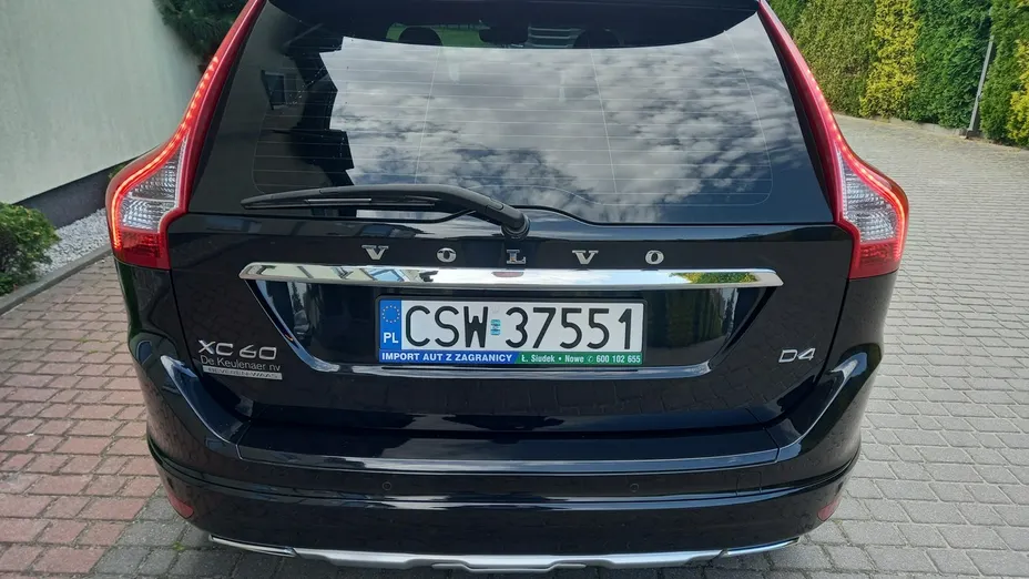 VOLVO XC60 -