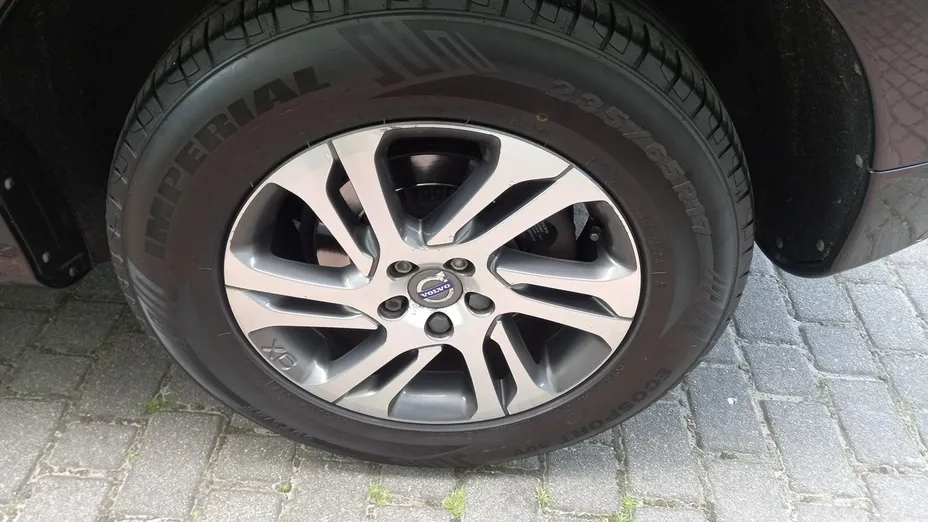 VOLVO XC60 -
