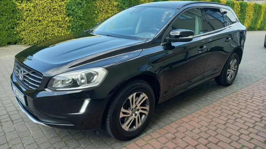 VOLVO XC60 -