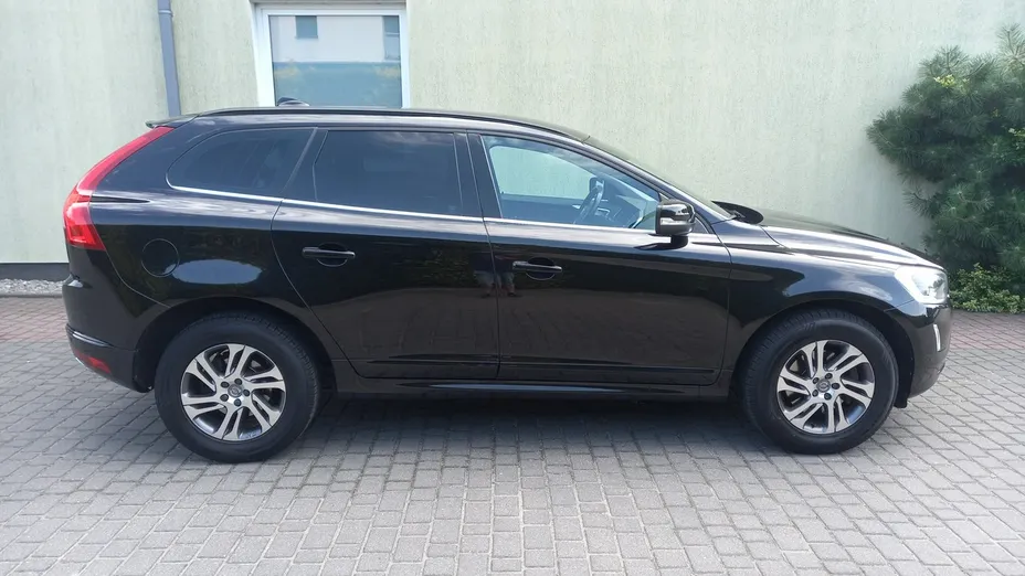 VOLVO XC60 -