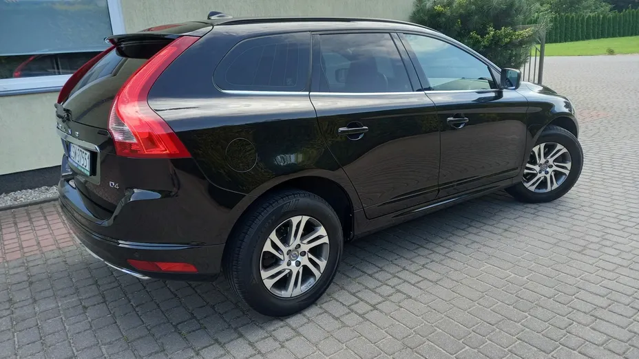 VOLVO XC60 -