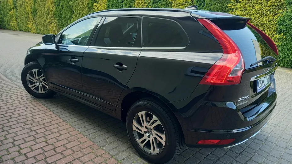 VOLVO XC60 -