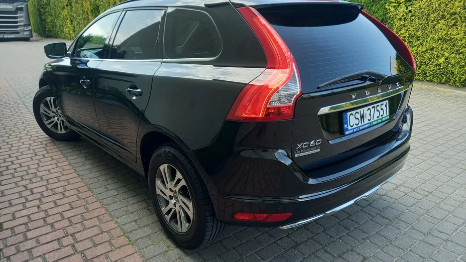 VOLVO XC60 -