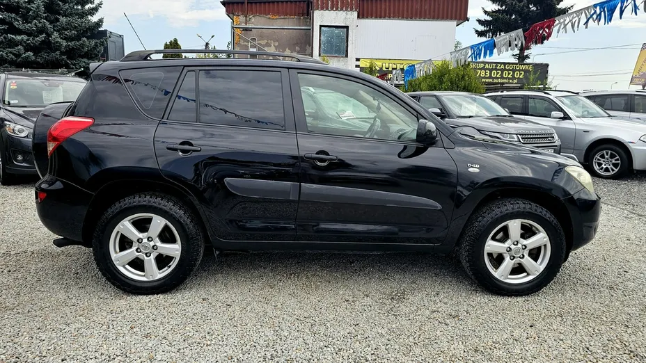 TOYOTA RAV4 -