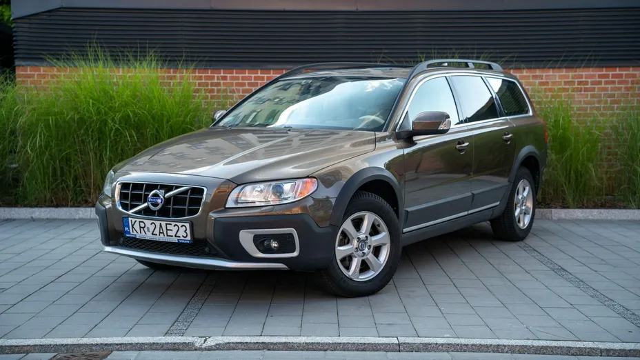 VOLVO XC70 -