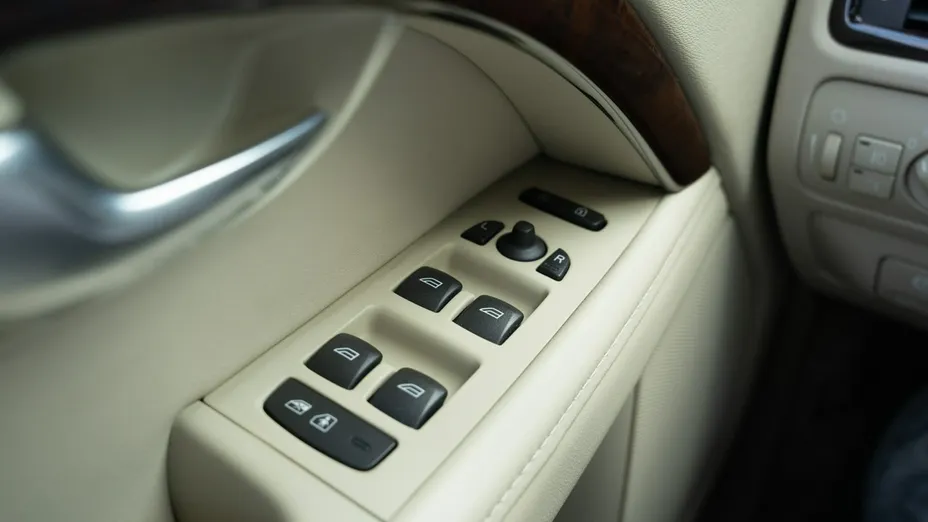 VOLVO XC70 -