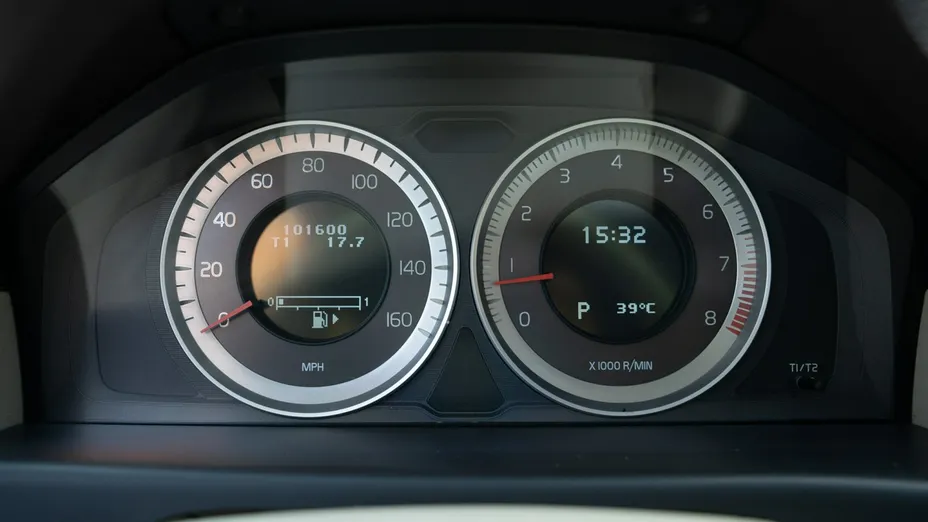 VOLVO XC70 -