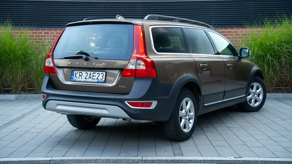VOLVO XC70 -