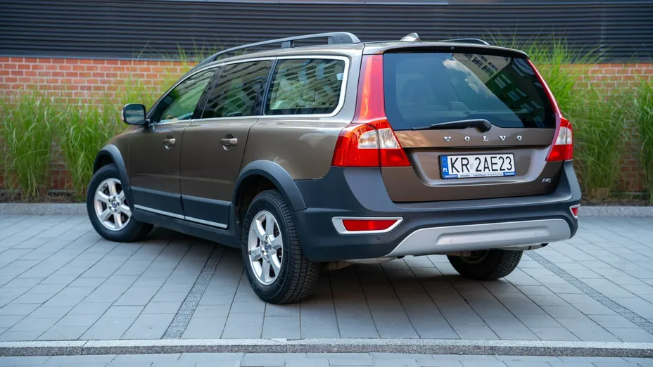 VOLVO XC70 -