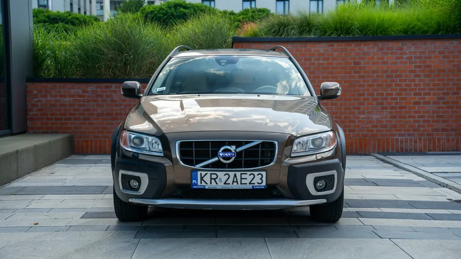 VOLVO XC70 -