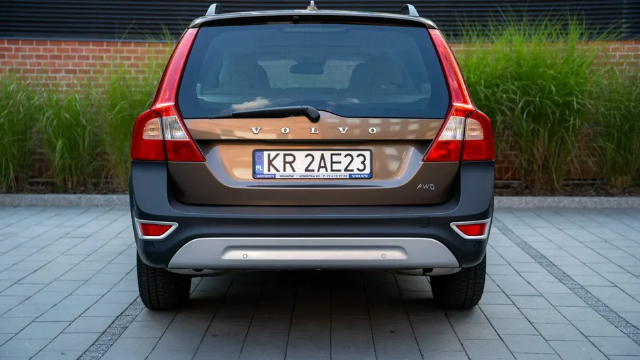 VOLVO XC70 -