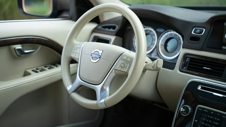 VOLVO XC70 -