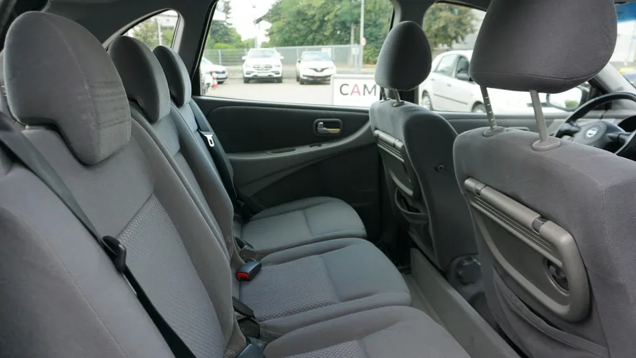 NISSAN Almera Tino -