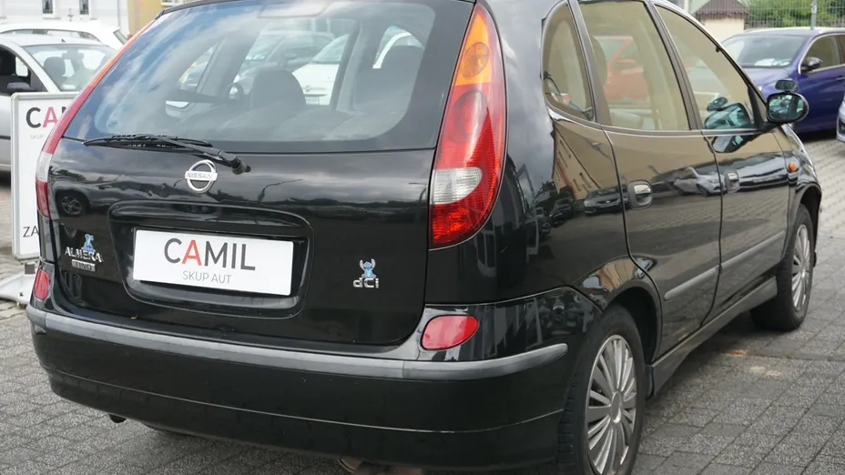 NISSAN Almera Tino -