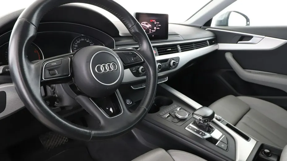AUDI A4 -