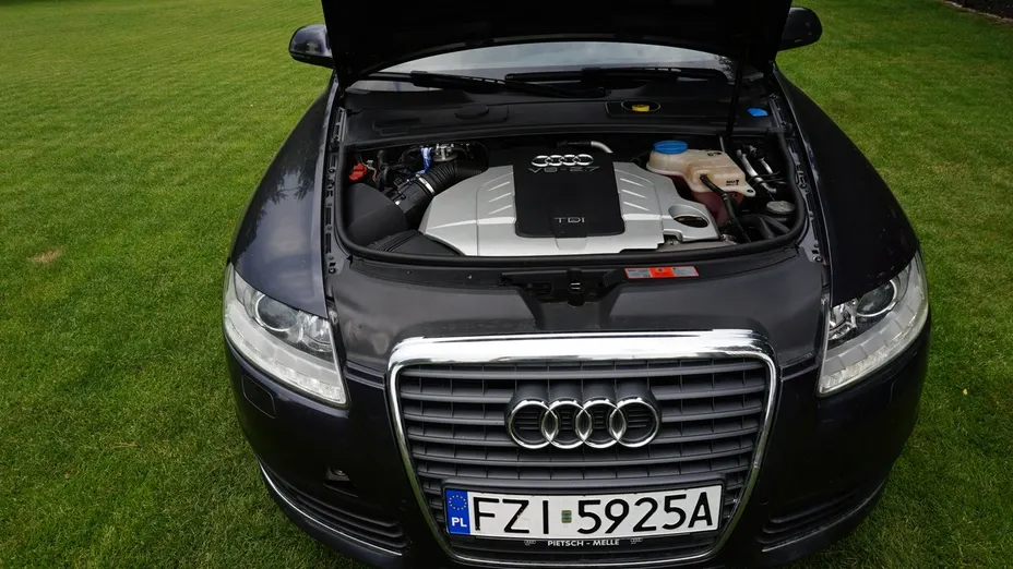 AUDI A6 -
