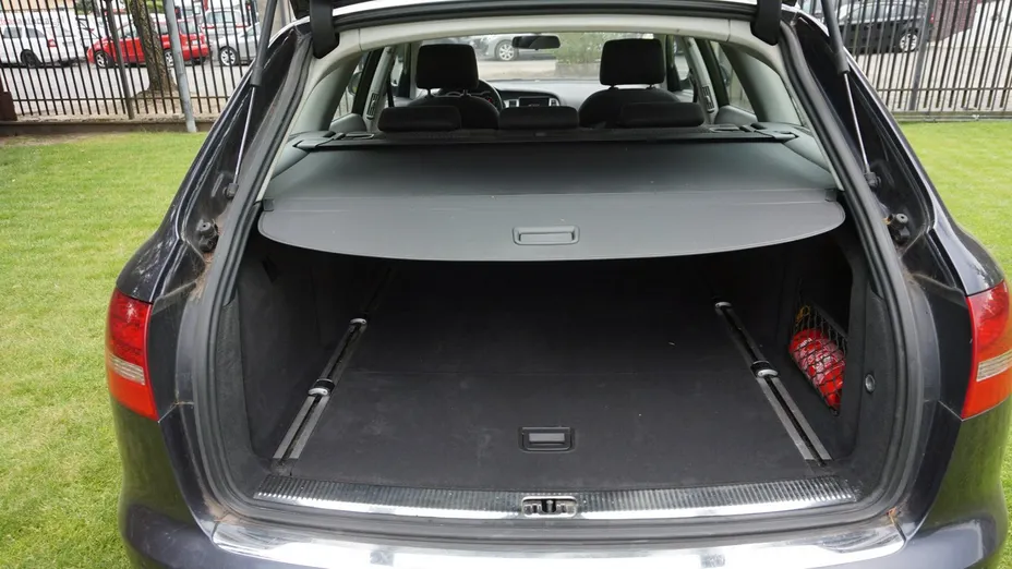 AUDI A6 -
