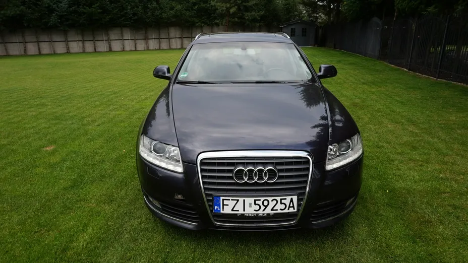 AUDI A6 -