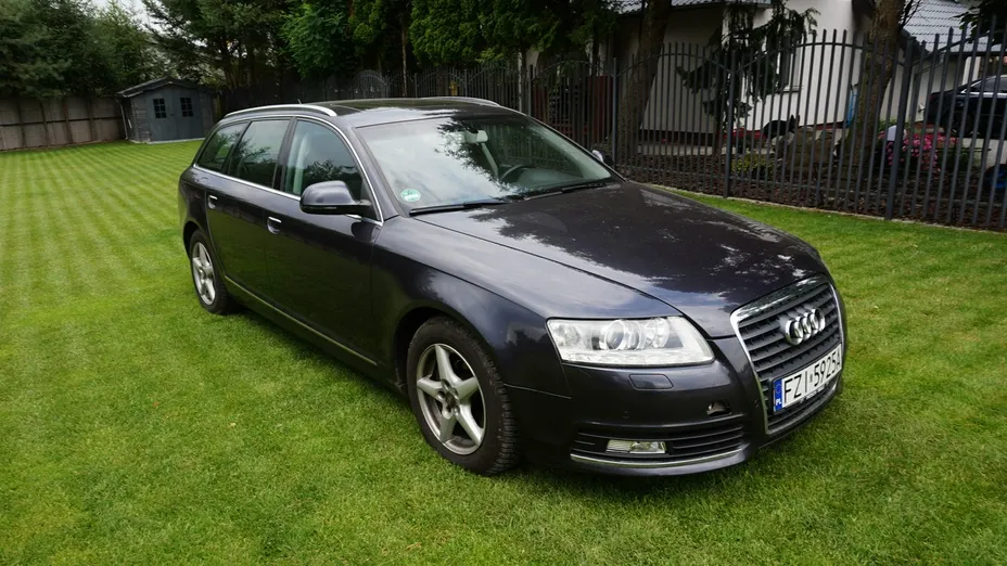 AUDI A6 -