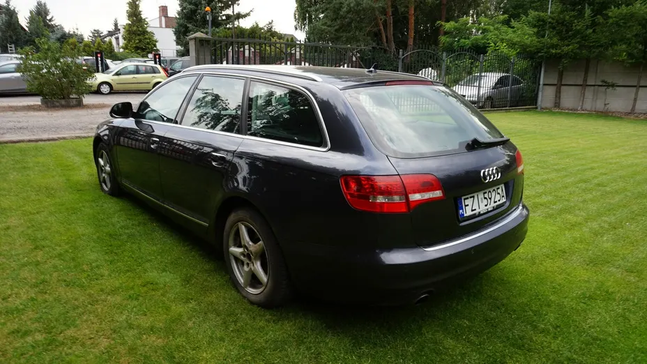 AUDI A6 -