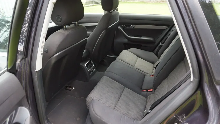 AUDI A6 -