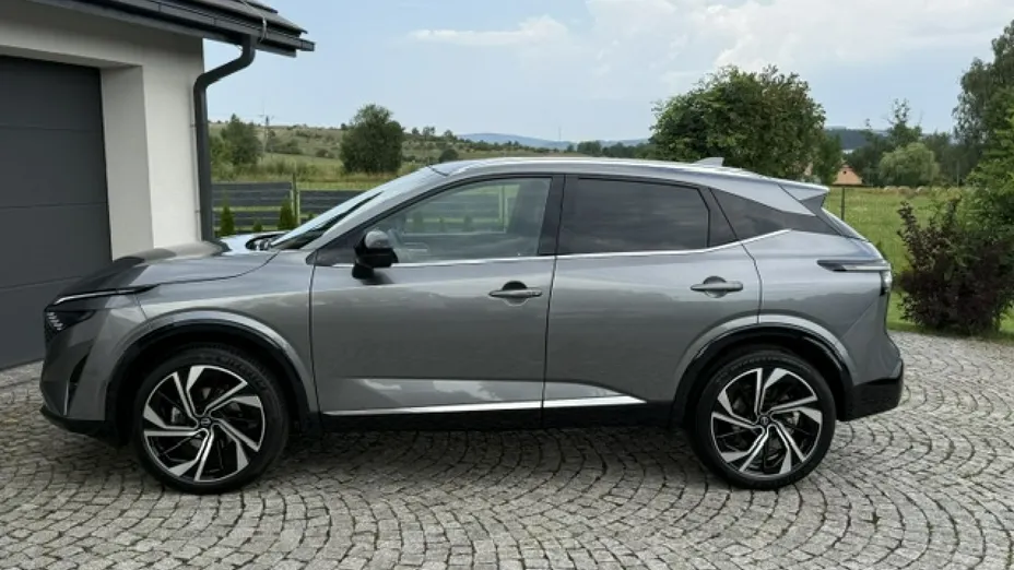 NISSAN Qashqai -