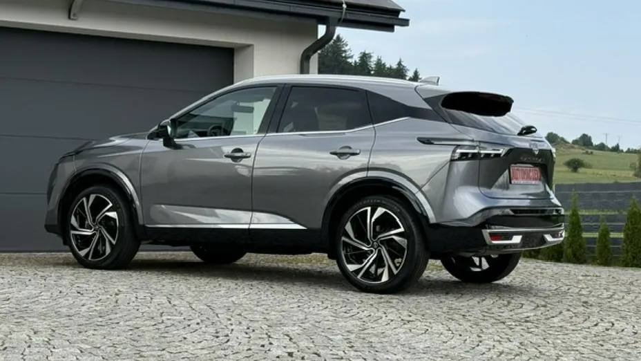 NISSAN Qashqai -