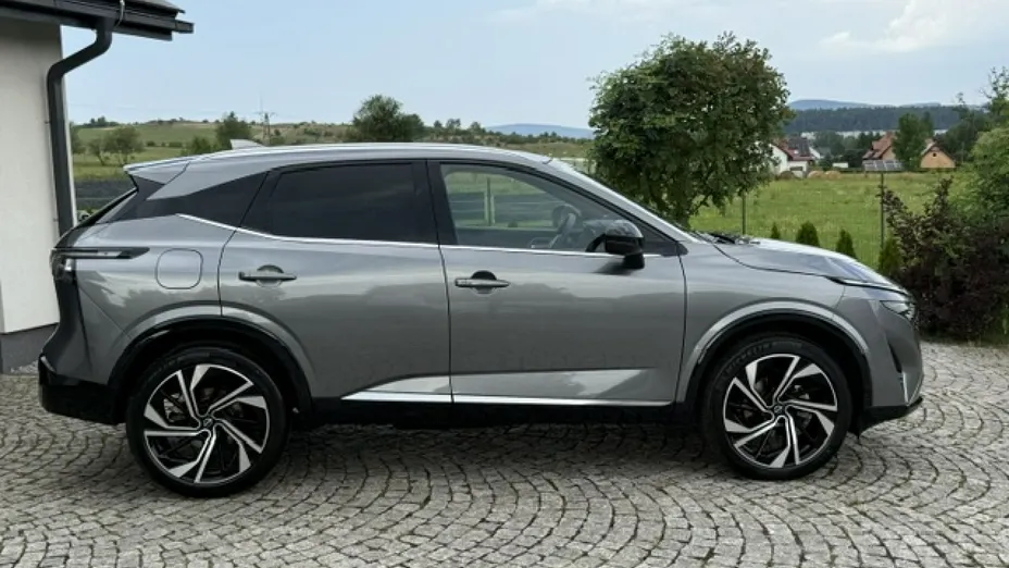 NISSAN Qashqai -