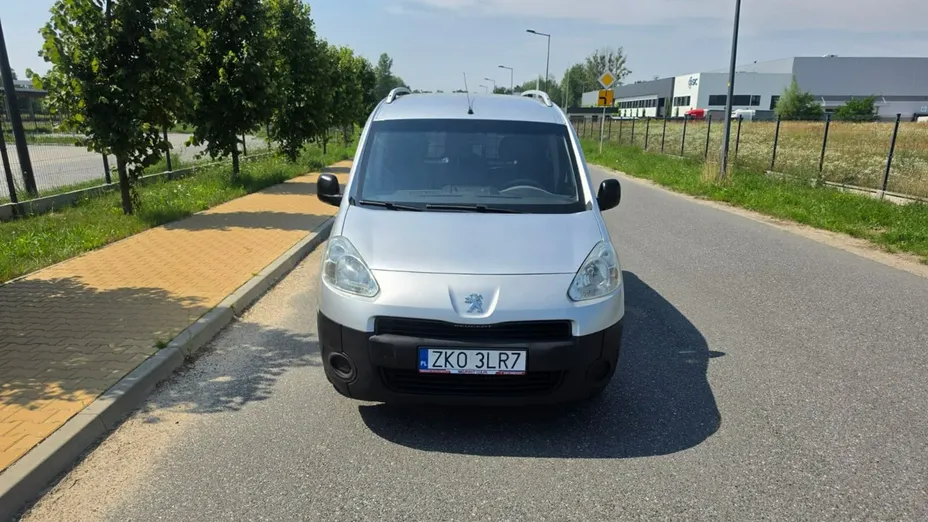 PEUGEOT Partner -