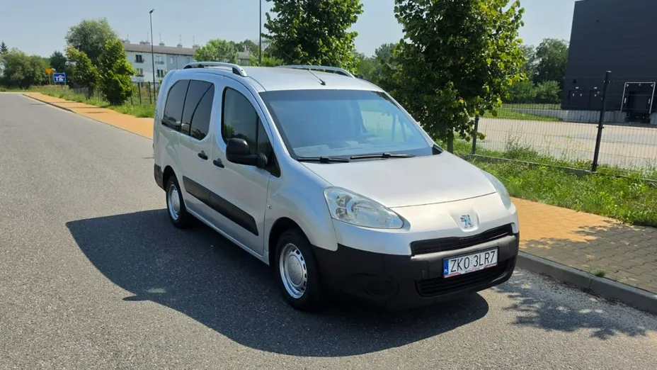PEUGEOT Partner -