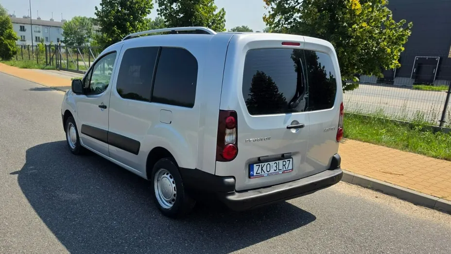 PEUGEOT Partner -