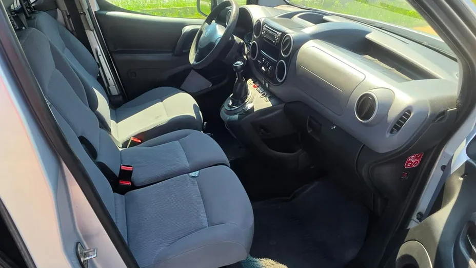PEUGEOT Partner -