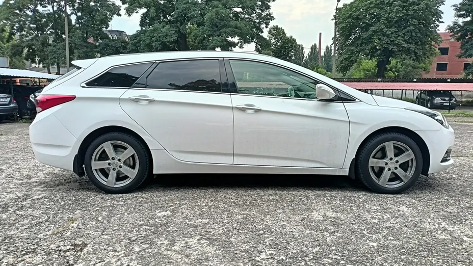 HYUNDAI i40 -