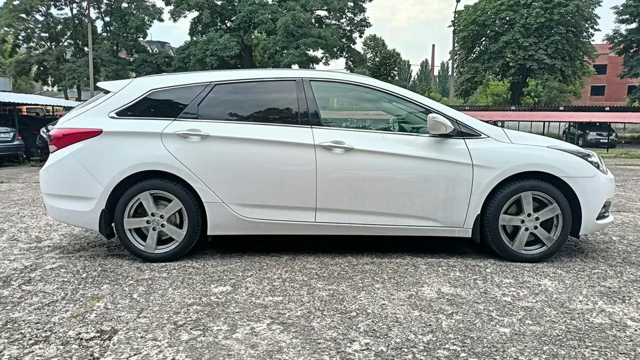 HYUNDAI i40 -