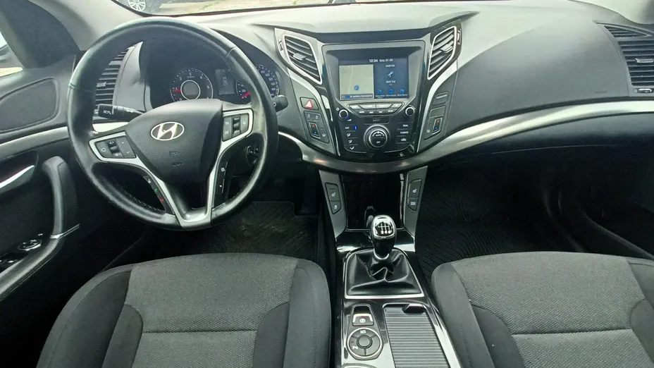 HYUNDAI i40 -